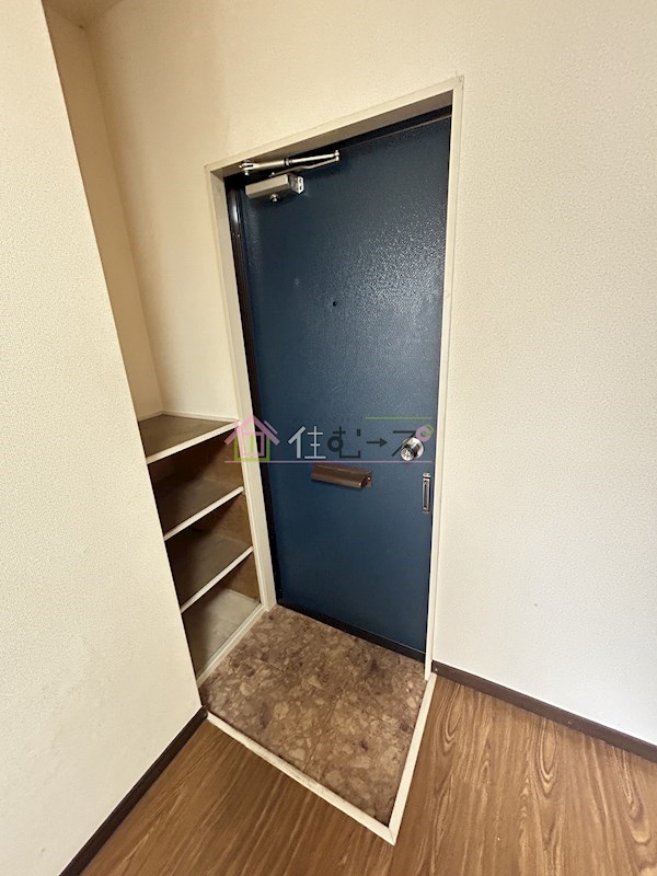 ラパンジール小路東 玄関