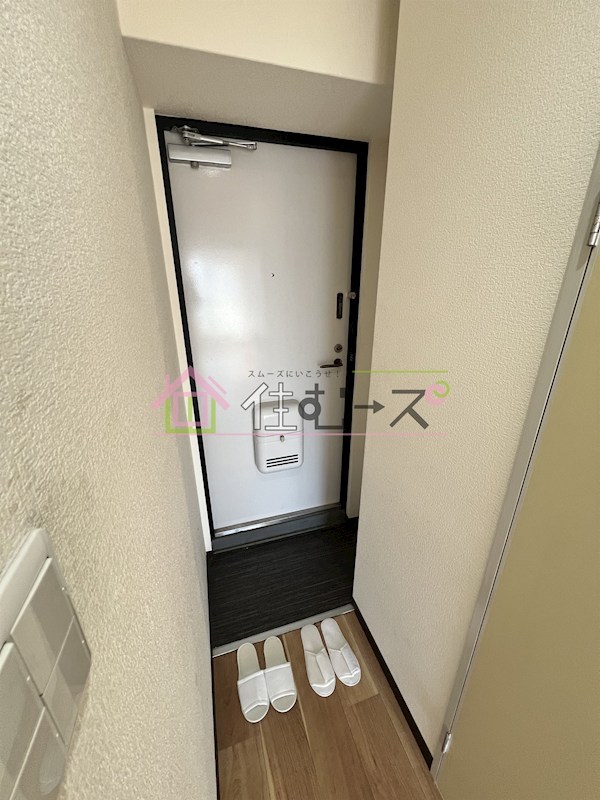 コレクション西田辺 玄関