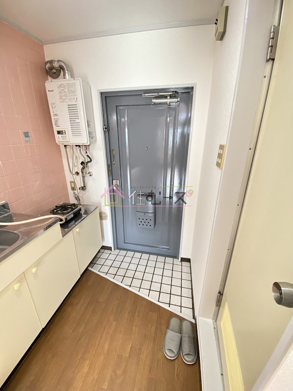 メゾンリベリカ 玄関