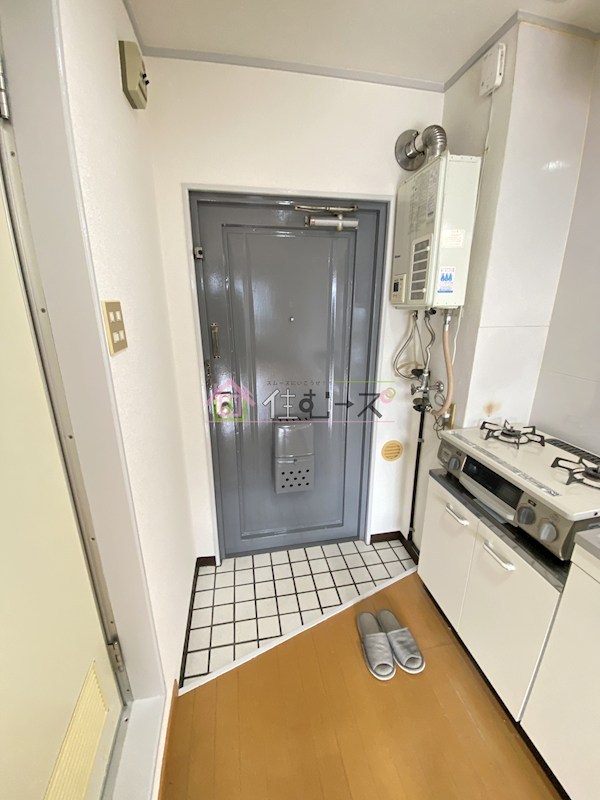 メゾンリベリカ 玄関