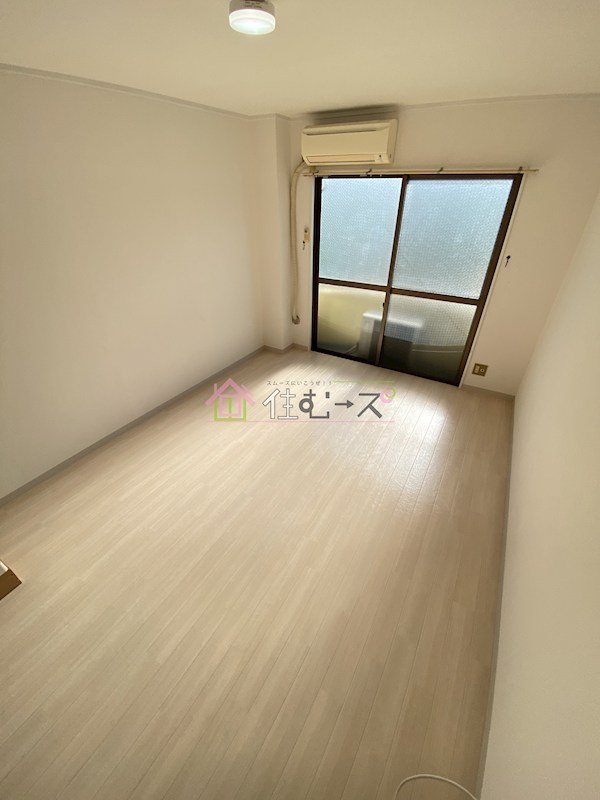 メゾンリベリカ ベッドルーム