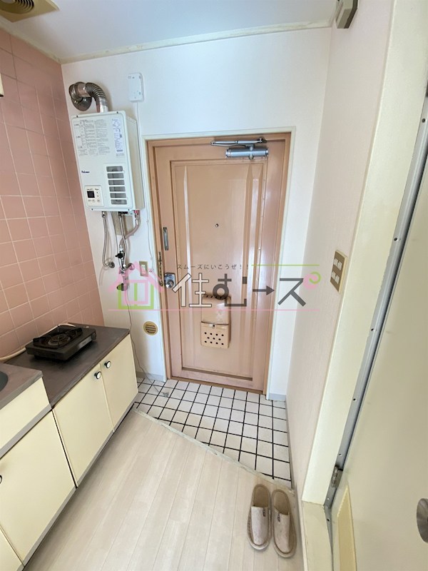 メゾンリベリカ 玄関