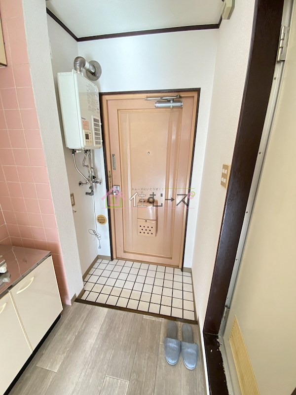 メゾンリベリカ 玄関