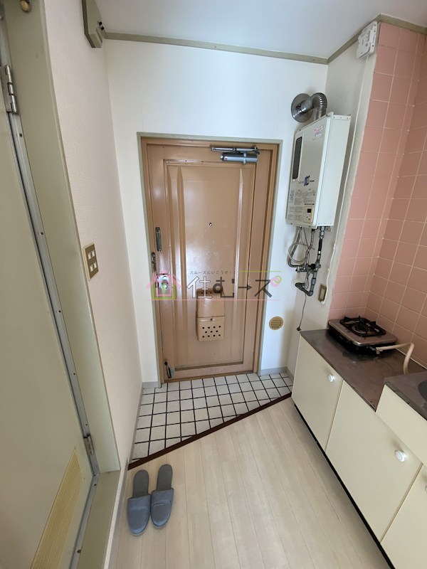 メゾンリベリカ 玄関