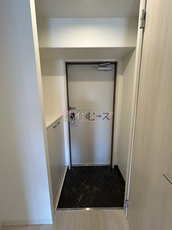 ルミエール田辺 玄関