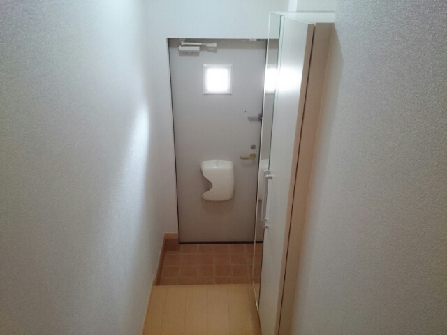 アメニティＡ 玄関