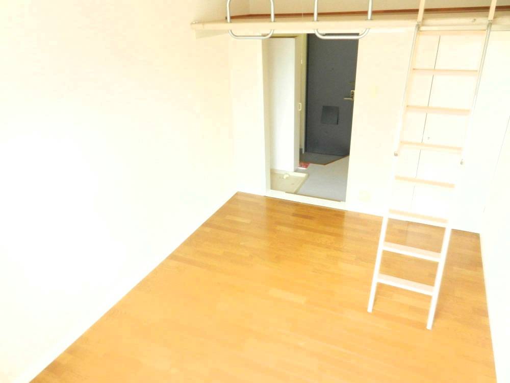 レオパレス藤本Ⅱ ベッドルーム