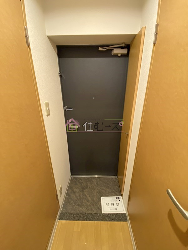 キャピトル靱本町 玄関