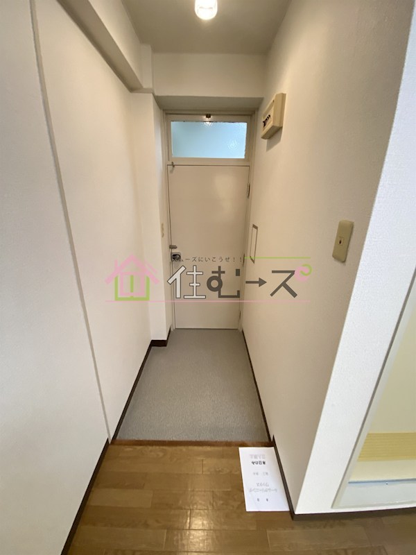 フレンドリー十三東 玄関