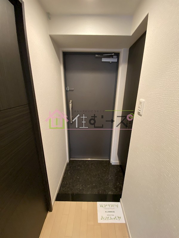 レークス新大阪ウエスト 玄関