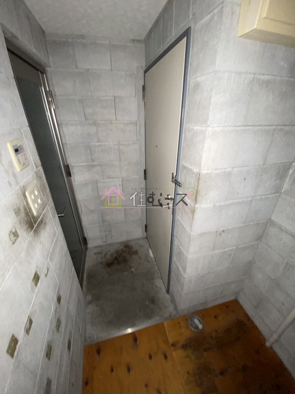 CINQ APARTMENT 玄関