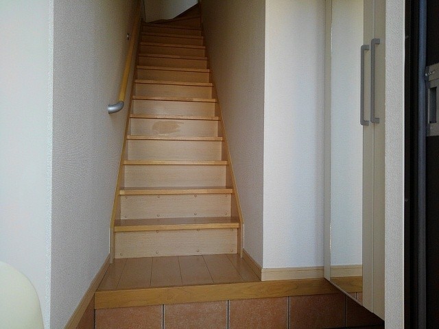 アースヒルズ 玄関