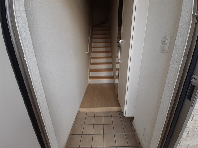 サン　プリュネ 玄関