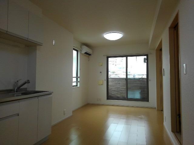 メゾン　ジュリア リビング