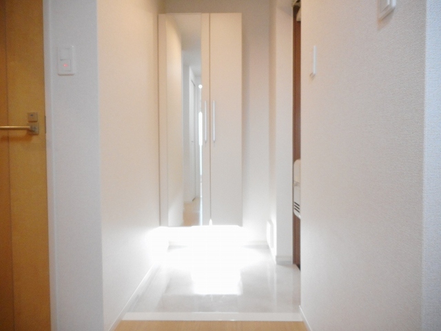 クリント　ブライアント 玄関