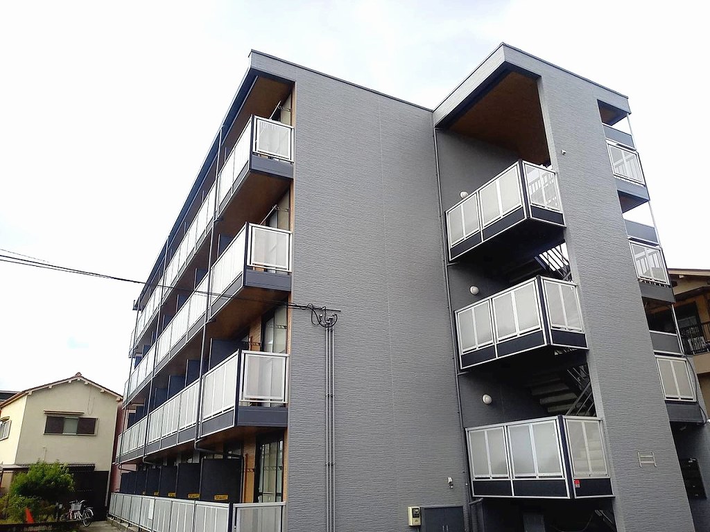 レオパレスレグルス八幡 外観