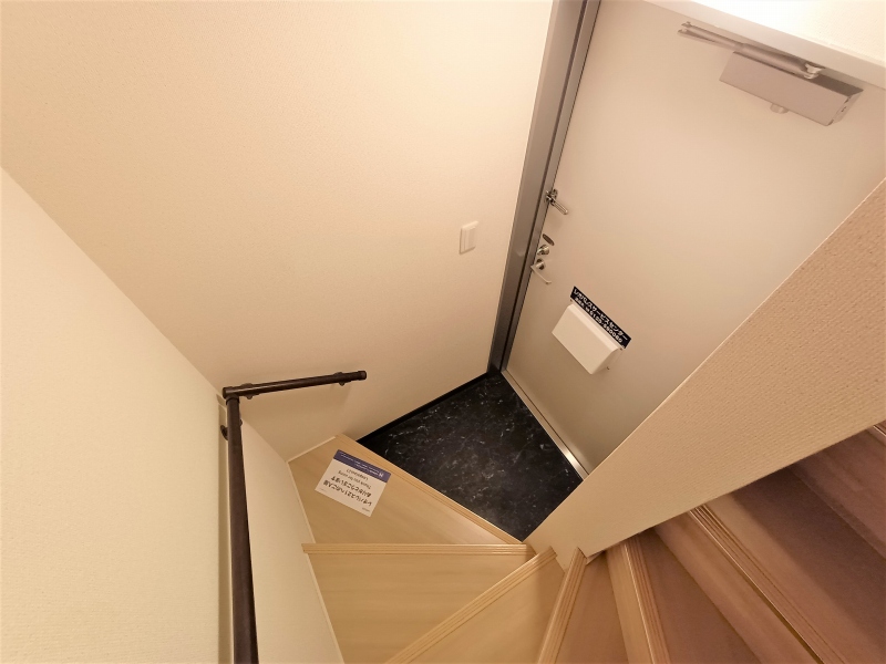 レオネクストカレン 玄関