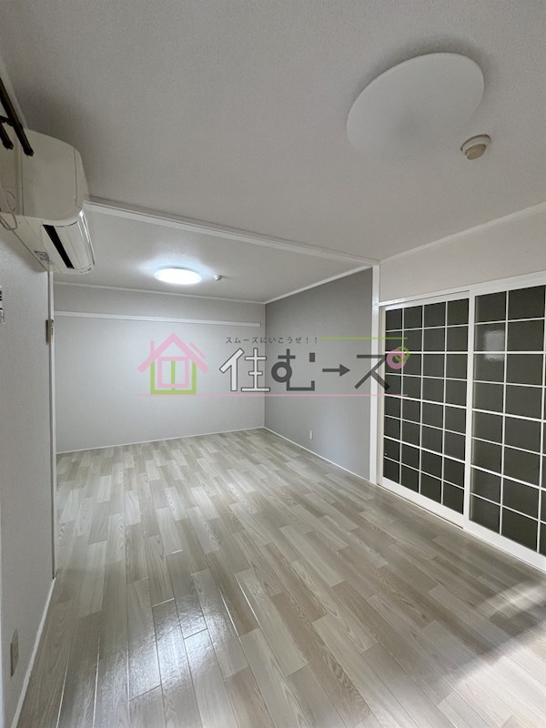 リアライズ新大阪駅東 リビング