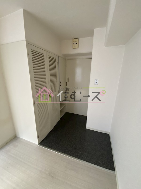 新大阪ビジネス第2ニッケンマンション 玄関