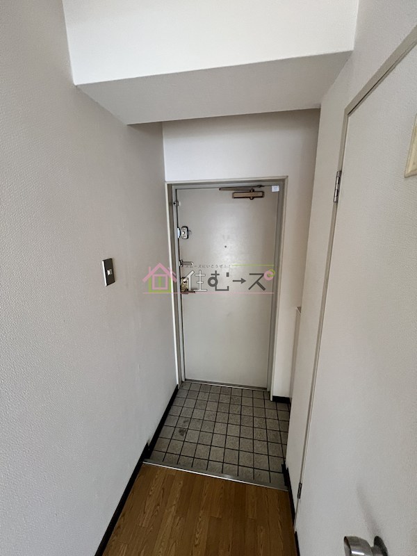 淡路駅前ビル 玄関