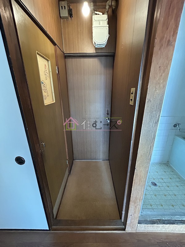 プレスト東加賀屋 玄関