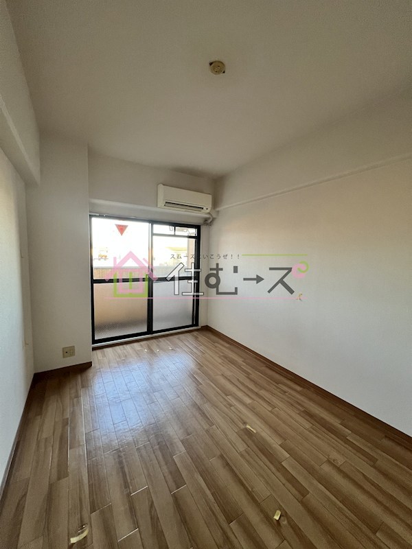 ロイヤルハイツ西淡路PartⅡ ベッドルーム