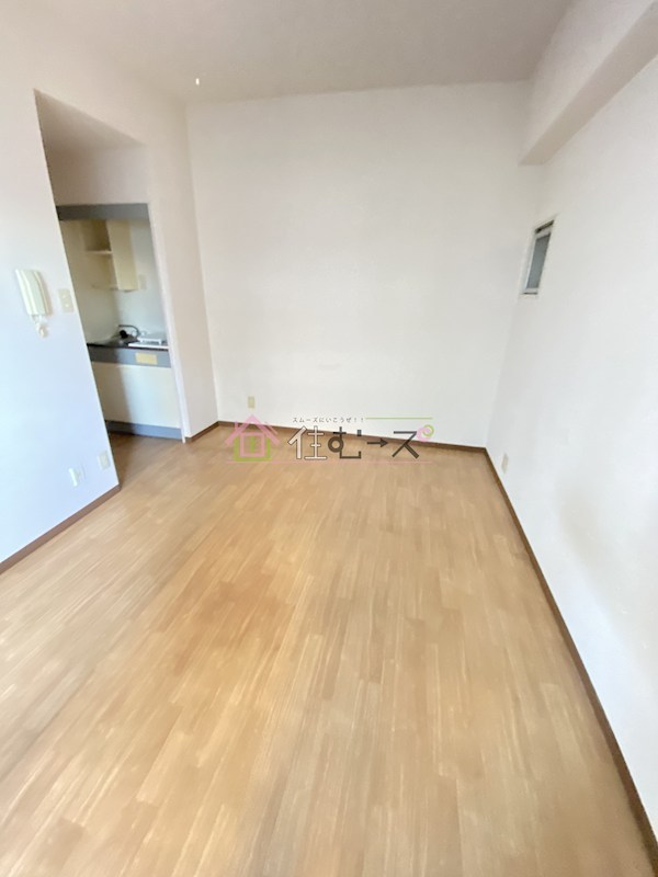 東三国エンシンビル リビング