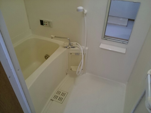 メゾン・ドゥ・スリジェ 風呂画像