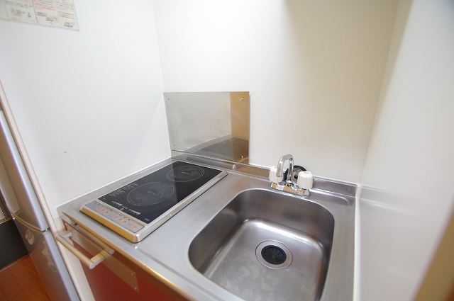 レオパレスＣｏｚｚｙＣｏｒｔ キッチン