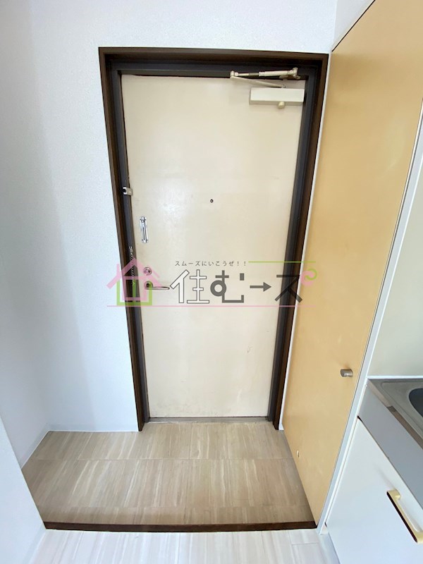 エムロード中川 玄関