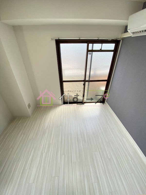 エムロード中川 ベッドルーム