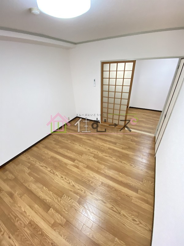 ユニ長吉ビル リビング