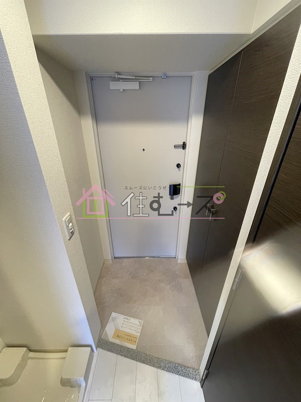 エステムコート大阪WESTⅡ 玄関