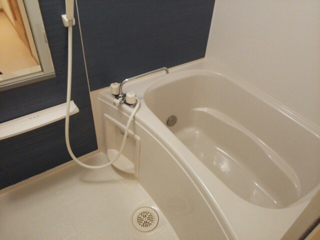 メゾンクワトロ 風呂画像