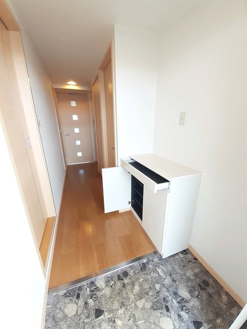 レジデンスくすのき館 玄関