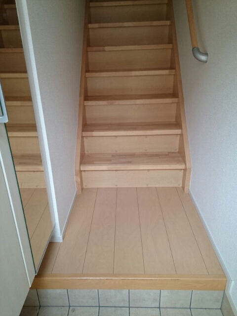 モーデカーサ 玄関