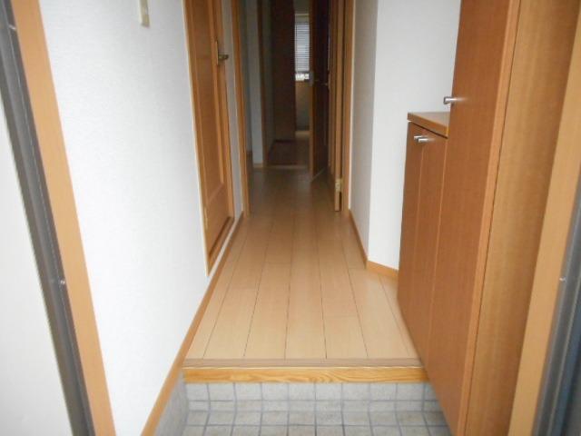 シャトルヒルズ 玄関