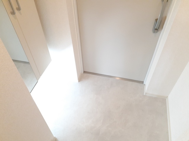 ボンサンテ南千里 玄関