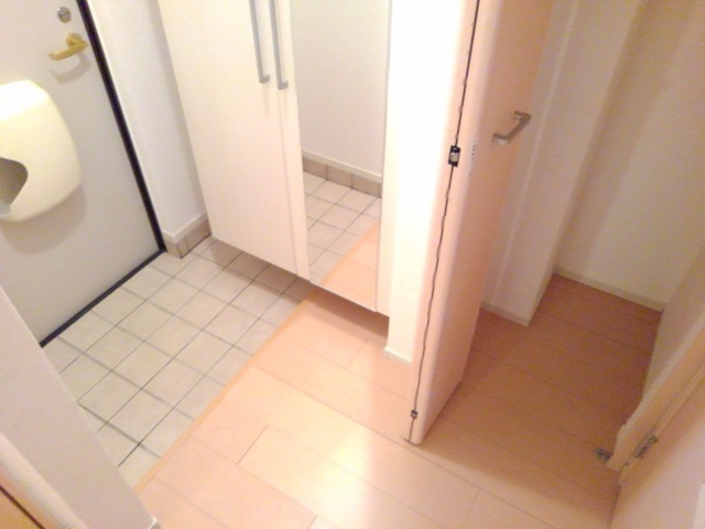 ジェルメ五十鈴 玄関