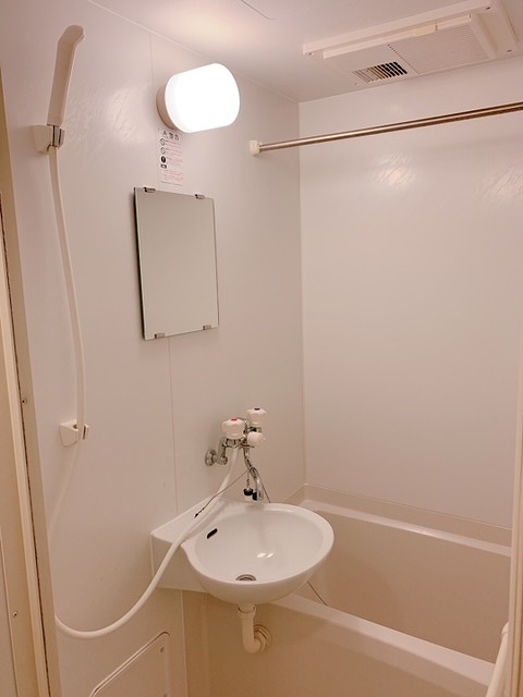 レオパレスリバー２８ 風呂画像