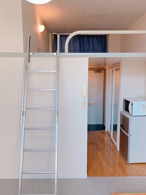 レオパレスブリリアント ベッドルーム