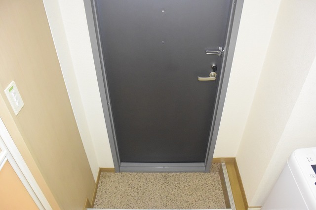 レオパレス豊島南 玄関