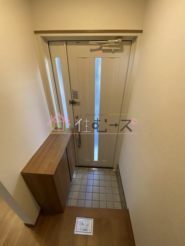 南市岡2丁目貸家① 玄関