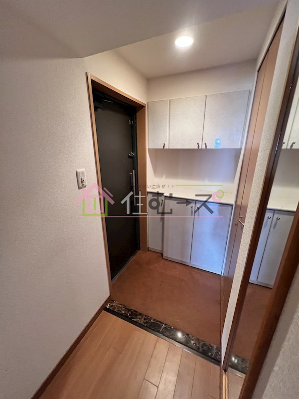 プレサンス大手前パークサイドⅡ 玄関