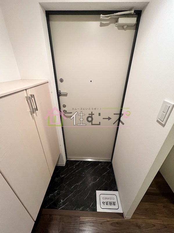 プレミアムコート谷町四丁目 玄関