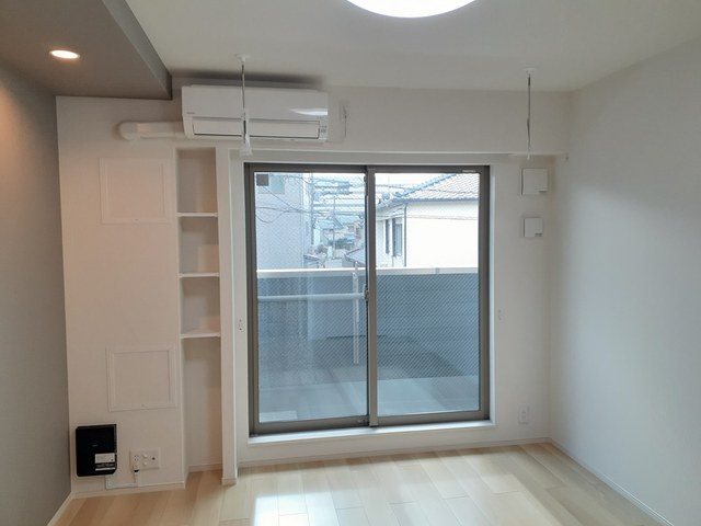 ゼファー　四辻 リビング