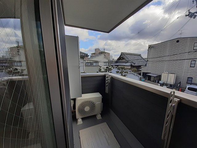 ゼファー　四辻 ベランダ