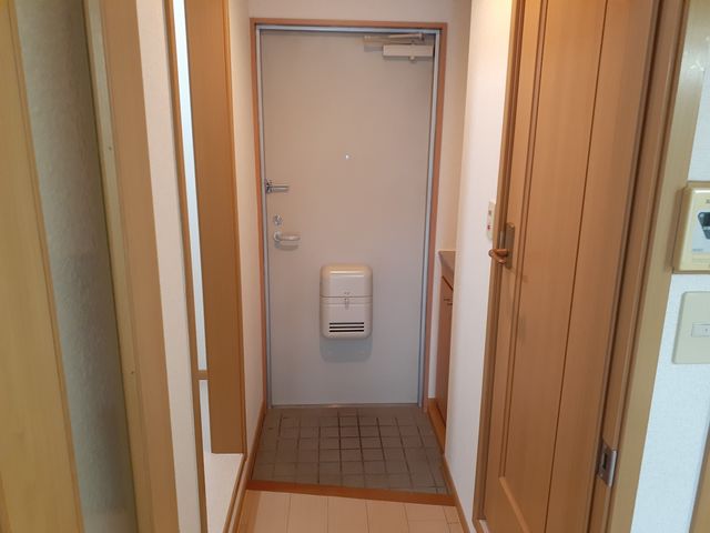 アンソレイエ 玄関