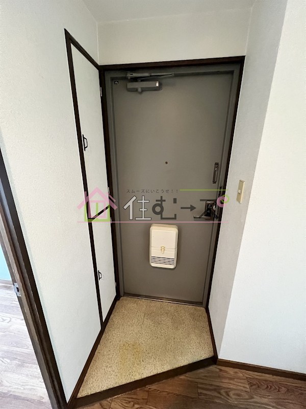 ホワイトグロリア 玄関