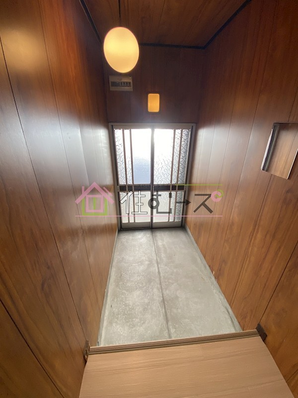 高殿2丁目貸家 玄関